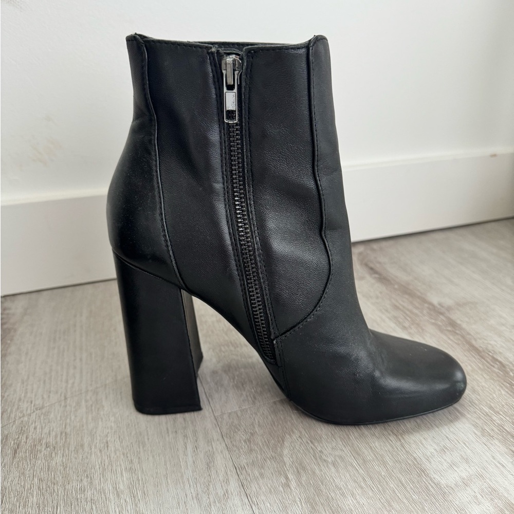 Steve Madden black booties